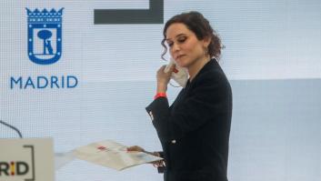 Ayuso se encuentra con un ministro en Fitur y sorprende al lanzarle este elogio en público