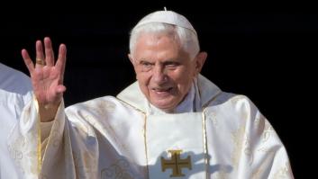 Benedicto XVI siente "vergüenza" por los abusos y "examinará" las acusaciones de inacción