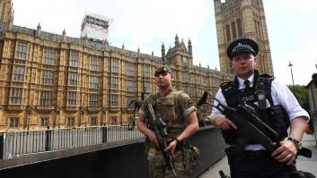 El Ejército británico se despliega en todo el país ante el riesgo 'crítico' de atentado inminente