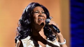 Aretha Franklin sigue "gravemente enferma" aunque está "consciente" y "descansando en casa"