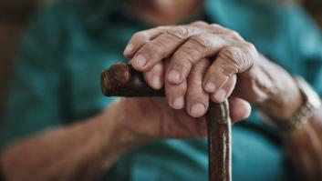 Detenidos tres jóvenes en Logroño por rociar con nata a un anciano para humillarle