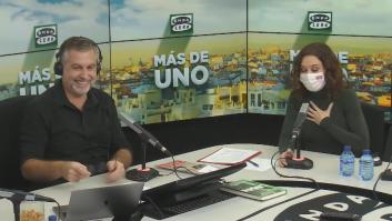 "Me miran con ojos de eh, ¿qué pasa?": El comentario personal de Ayuso que provoca carcajadas