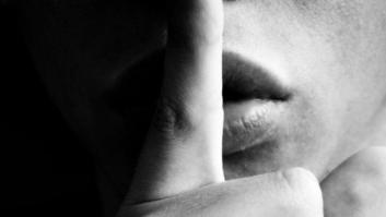 "¿Por qué no nos callamos?"