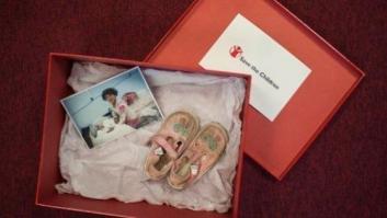 Los zapatos de Hala, una niña refugiada atrapada en la frontera, enviados a Rajoy