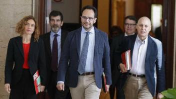 El PSOE: Sigue "vigente" el acuerdo con C's pero es "posible" sumar a Podemos
