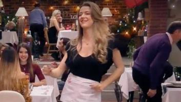 La camarera Yulia se marca uno de los momentos más sexis de la historia de 'First Dates'