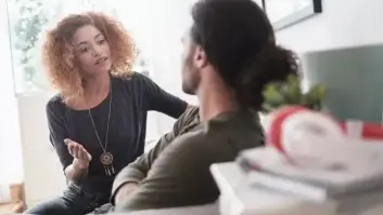 Cómo conseguir que mi pareja hable de sus emociones