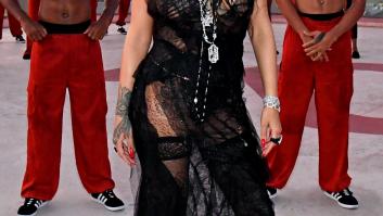 Rihanna anuncia que está embarazada con unas imágenes enseñando tripa