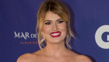 Adriana Abenia luce en bikini su barriga postparto