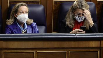 Fortes le pregunta a Calviño sobre la mirada que le echó a Yolanda Díaz en el Congreso, sonríe y así se justifica