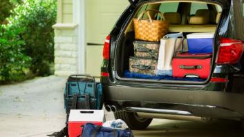 Cómo colocar correctamente las maletas en el maletero del coche