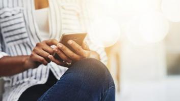 Atención, chicos: así no estáis ligando, sino dando muy mal rollo