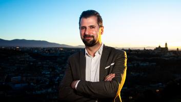 Tudanca: "Si el PP tiene que darle la Vicepresidencia a Vox, se la dará"