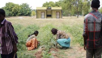 En la India, si no puedes ayudar en casa eres una carga