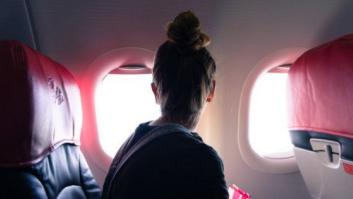 Lo que pasó cuando me puse a darle el pecho a mi hija de cuatro años en un avión