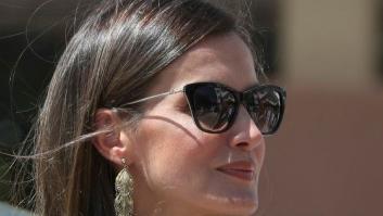 ¿Se saltó Letizia el protocolo al ponerse gafas de sol en un acto oficial?
