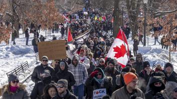 Las protestas de antivacunas en Canadá bloquean el principal cruce fronterizo con EEUU