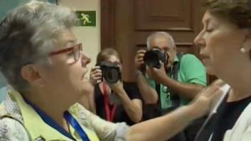 El incomodísimo momento de Magdalena Álvarez con una víctima de Spanair