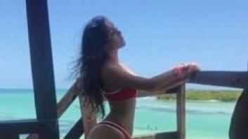 La foto de una socorrista en la playa que triunfa al instante por un fatídico detalle