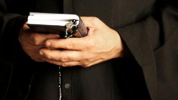 Apartan a un sacerdote en Barcelona por pagar por sexo con menores