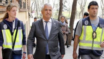 El juez bloquea 50 cuentas de los responsables de Manos Limpias y Ausbanc