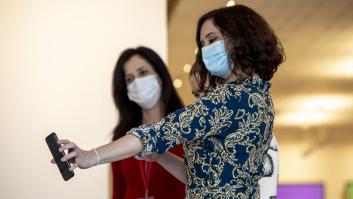 Los SMS que dieron la pista a la oposición sobre la implicación del hermano de Ayuso