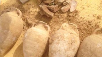 Localizan en el pueblo sevillano de Tomares ánforas con 600 kilos de monedas de bronce romanas
