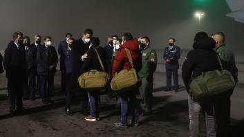 Aterriza en Santiago el avión con los supervivientes y cinco de los fallecidos del Villa de Pitanxo