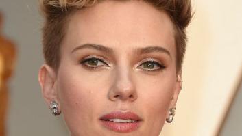 Rescató una foto antigua y se dio cuenta de que su abuela era clavada a Scarlett Johansson