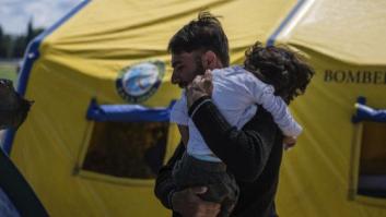 Llega a España Osman, el niño refugiado que sufre parálisis cerebral