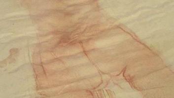 Chrissy Teigen muestra la pringosa consecuencia de usar spray autobronceador