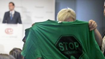 Activistas de la PAH interrumpen un acto de Rajoy en Barcelona