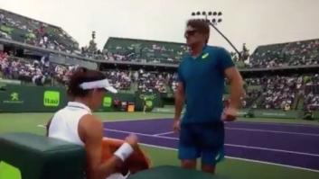 La tremenda bronca de Muguruza con su entrenador en pleno partido: "No vuelvas a decirme que cierre la puta boca"