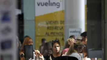 Fomento expedienta a Vueling por el caos creado en la operación salida