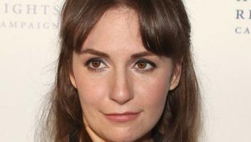 Lena Dunham acalla a quienes critican su estilismo sobre la alfombra roja
