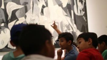 Con ojos de niño: visita al Reina Sofía con menores de un barrio obrero de Madrid