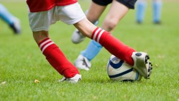 Una escuela de fútbol da la baja a un niño por las amenazas de su padre