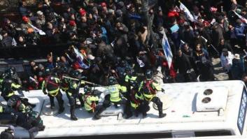 Al menos dos muertos en las protestas contra la destitución de la presidenta de Corea del Sur