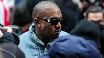 Una antigua asistente de Kanye West acusa al rapero de agresión y tráfico sexual