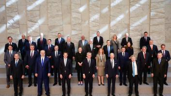 Rafael Hernando (PP) se fija en un detalle de esta foto y en Twitter se arma