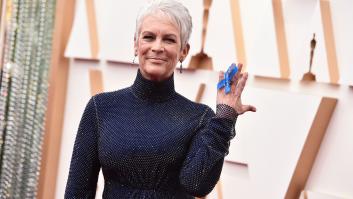 Jamie Lee Curtis posa con unos gruesos labios de cera y se muestra implacable contra el "genocidio" de la cirugía estética