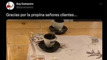"Cerdos": enseña la "propina" que le han dejado en un restaurante y en Twitter no dan crédito