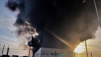 Al menos un fallecido y tres heridos tras una fuerte explosión en una nave de Morón (Sevilla)