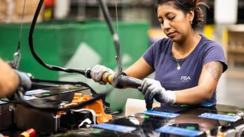 El paro baja en 33.512 personas y el empleo se mantiene en noviembre