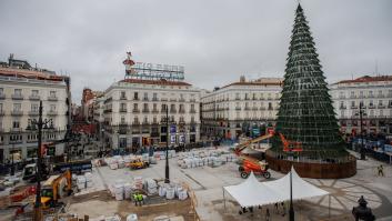 Muestra cómo ha quedado una parte de la Puerta del Sol y la gente no da crédito