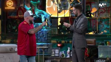 Regalos surrealistas y una confesión sobre Omar Montes: la visita de Kiko Rivera a 'La Resistencia'