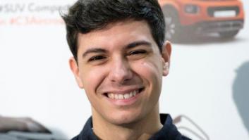 Ola de solidaridad tuitera: Alfred contesta a preguntas de sus fans por los refugiados