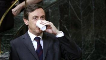 Rafael Hernando pica con una cuenta falsa de Pedro Sánchez y se deja en evidencia en Twitter