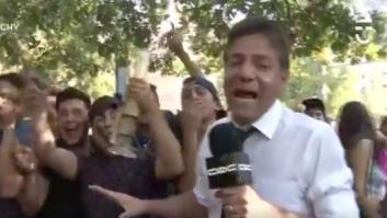 Un reportero chileno cubre una manifestación pro cannabis y acaba como te puedes imaginar