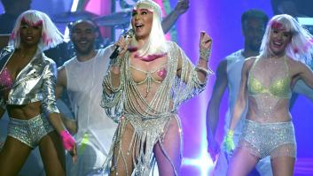 Cher triunfa en los premios Billboard con el mismo 'look' de hace 28 años